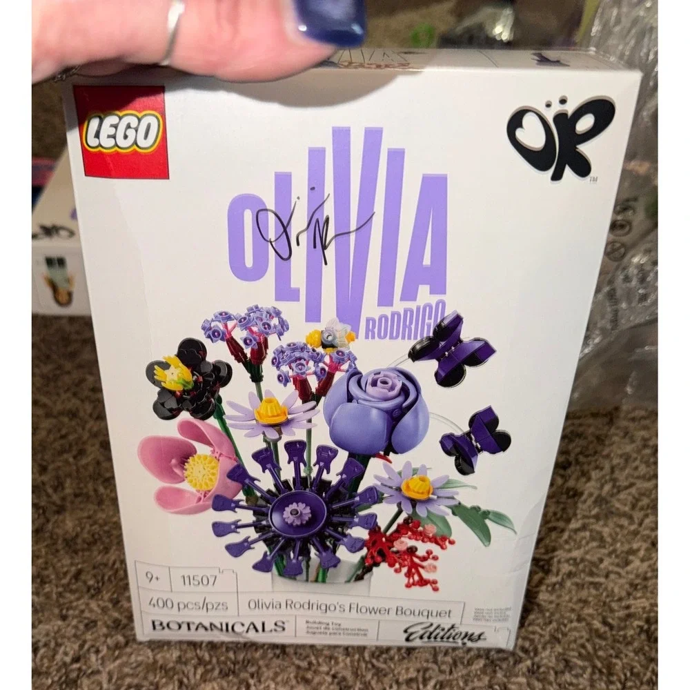 Lego-Botanicals & Editions Oliva Rodrigo's Flower Bouquet Set (NWT)  11507